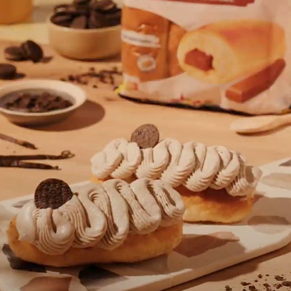 Choco Barra con frosting de crema y galleta