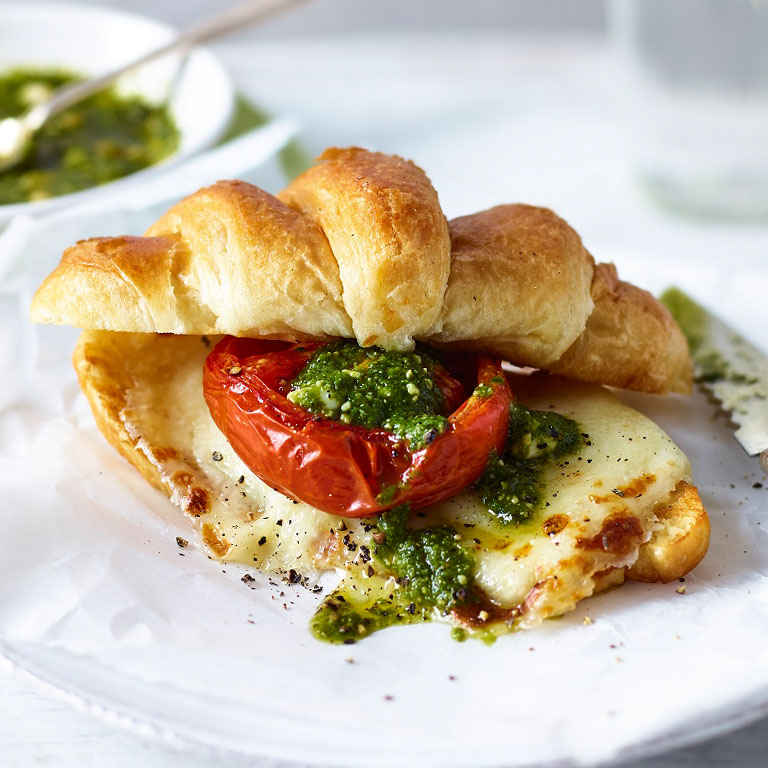 Pesto & Mozzarella Croissants