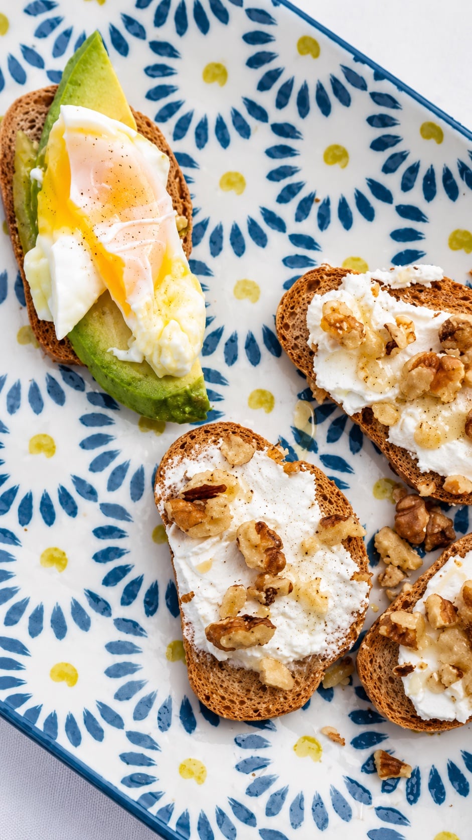 Toast Apéro à l’avocat et œuf poché