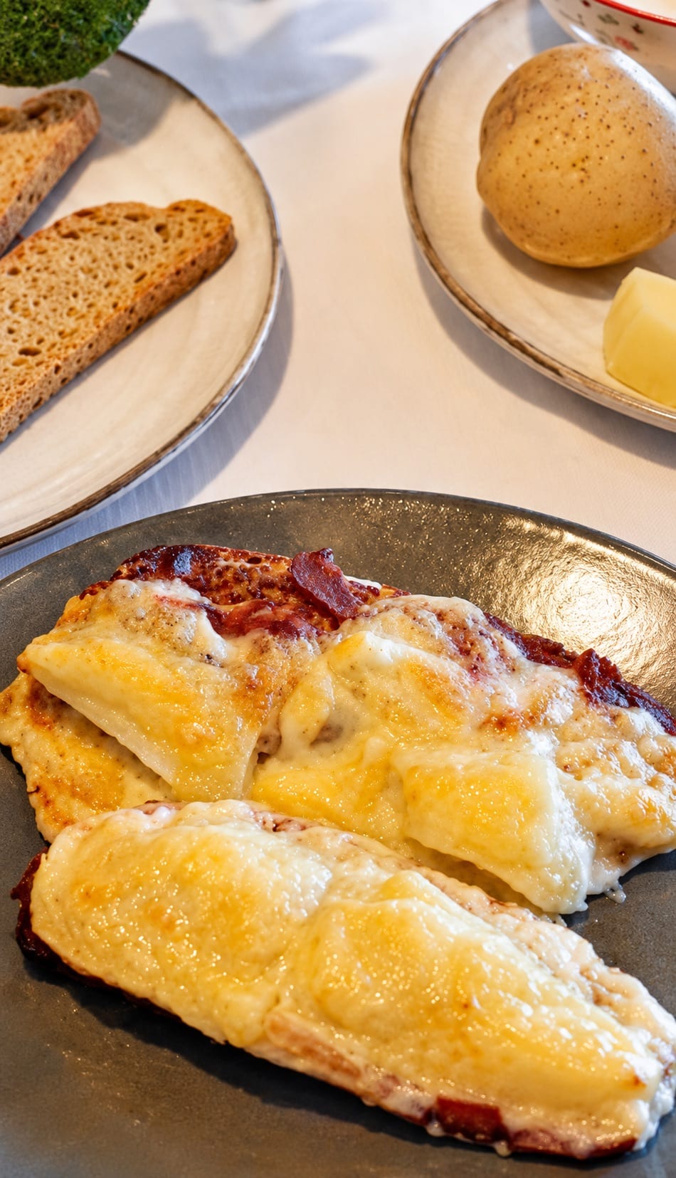 Tartine de Pain de Campagne façon raclette avec bacon